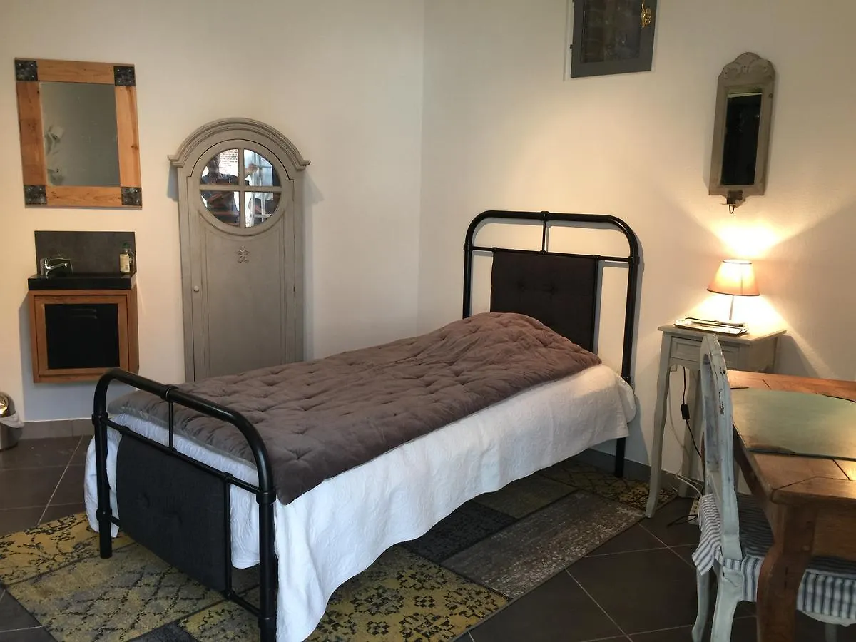 Domaine De Vesigneux Bed and breakfast *